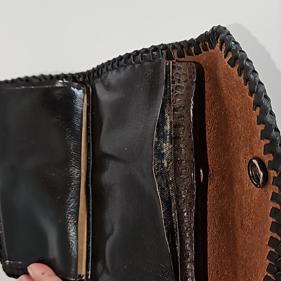 Vintage Leather Trifold Wallet - Picture 8 of 9